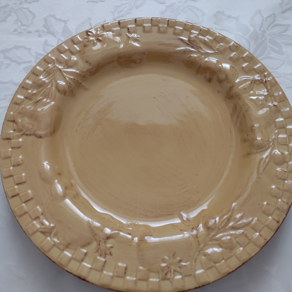 Embossed large dinner plate stoneware mustard Home Grown by Signature